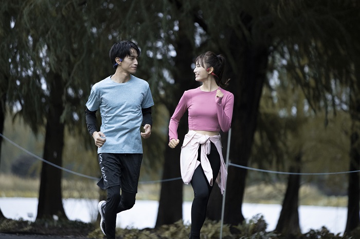 Nghe nhạc khi chạy bộ có làm tăng hiệu quả buổi chạy không?