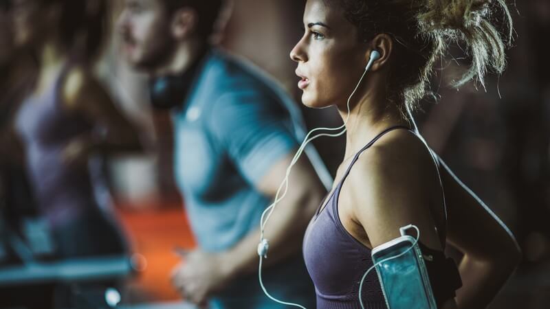 4 sai lầm khi chọn tai nghe thể thao bạn cần lưu ý